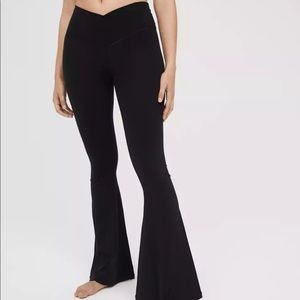 OFFLINE By Aerie Real Me High Waisted Crossover Super Flare Legging M short